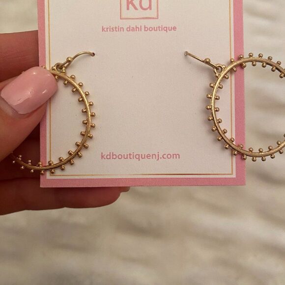 NWT Gold Hoops Earrings - Picture 4 of 7